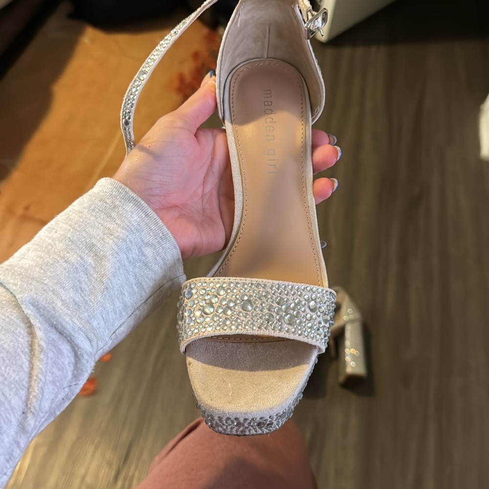 Omega-R ivory Rhinestone heels - Picture 3 of 4